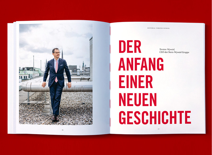 Olav Jünke accompanied the photo shoot for the commemorative booklet - portrait of the CEO